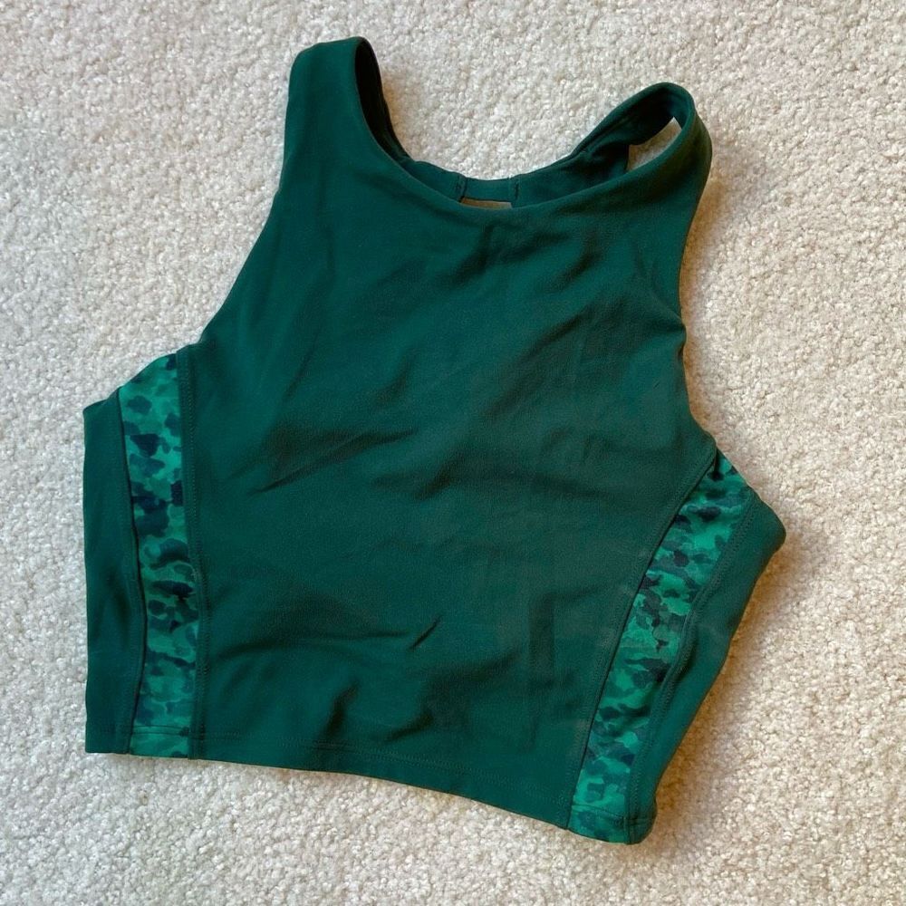 Athleta Conscious Crop Serene Green Camo Size Small
